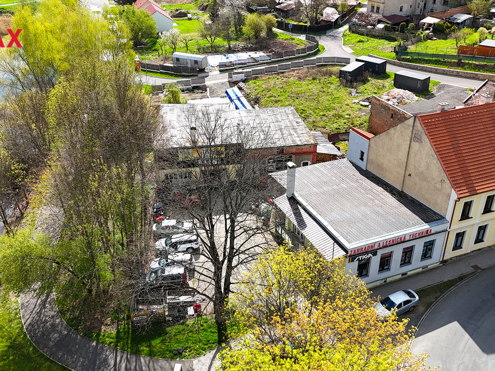 Prodej obchodu 1035 m², Planá
