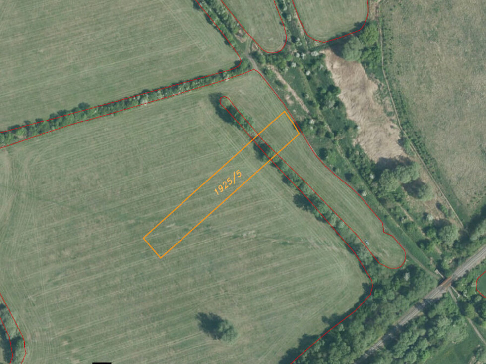 Prodej ostatních pozemků 3647 m², Chropyně