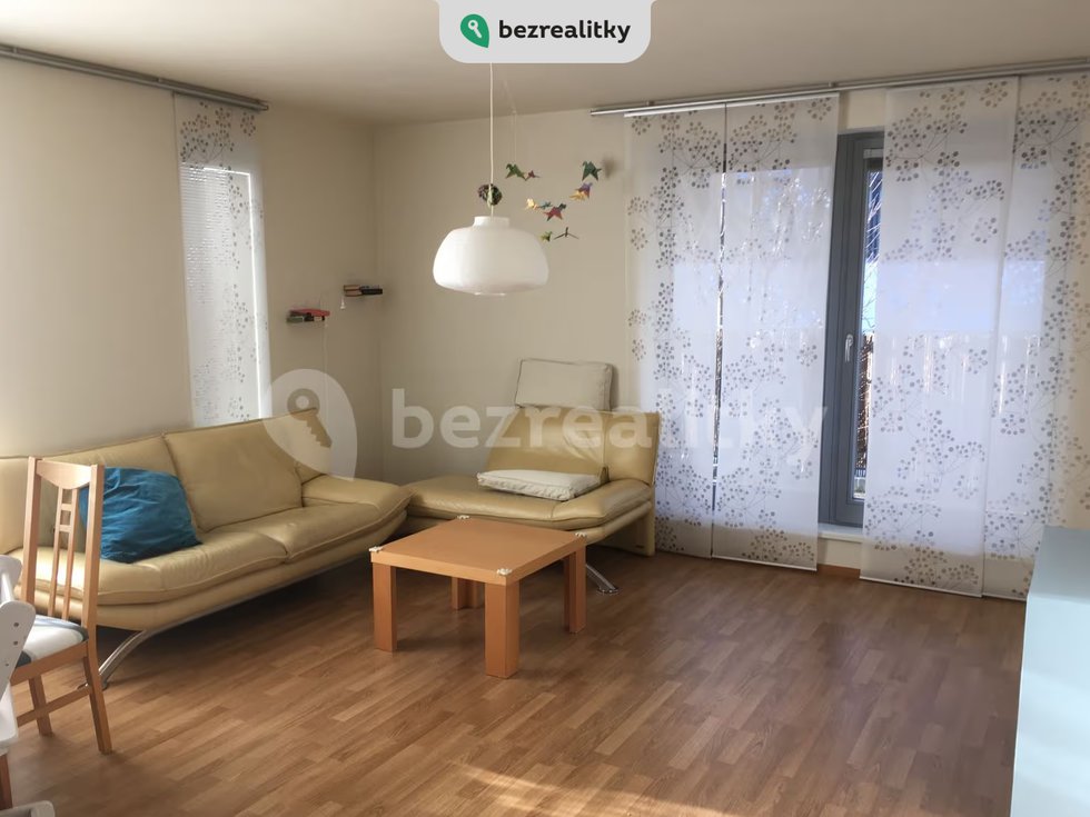 1746127933-mekkglzarz-byt-1