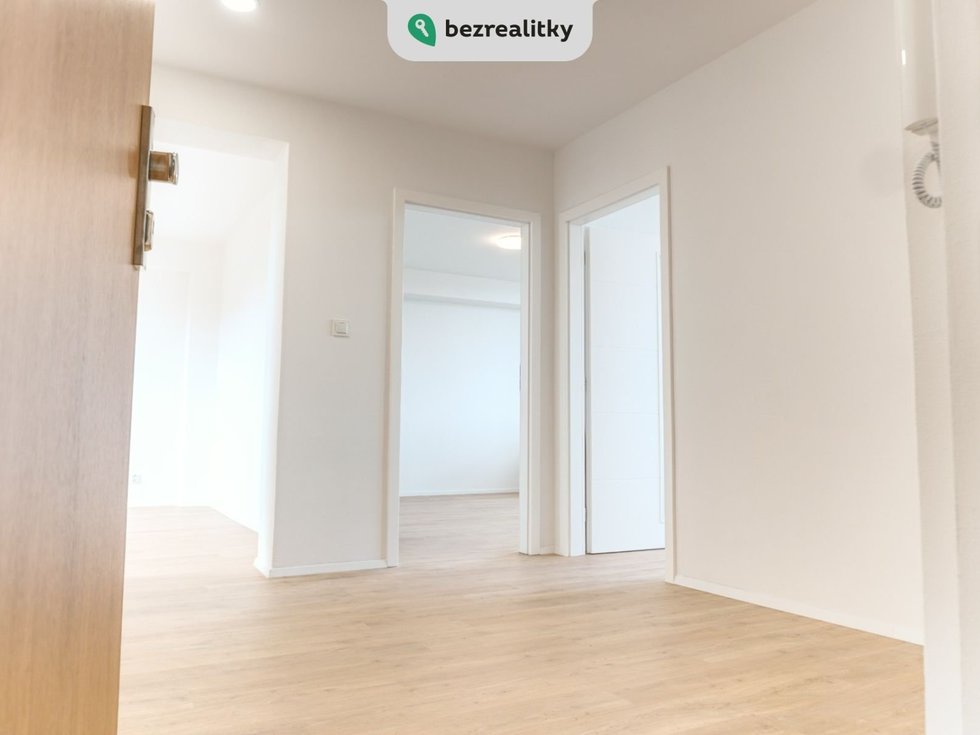 1746557233-bossbyaikb-a-chodba-2