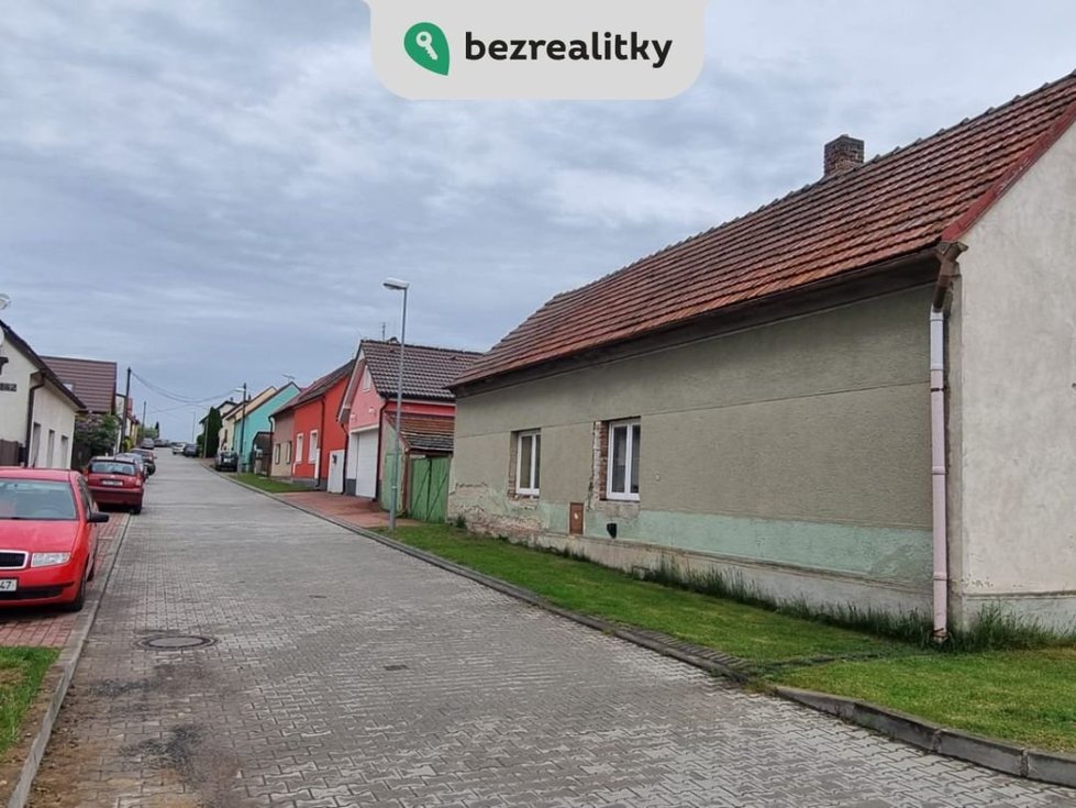 1747559218-jdprbfvxkq-corner-street