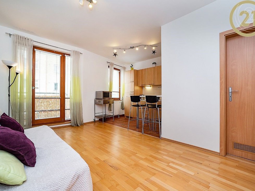 Pronájem bytu 2+kk 50 m², Praha