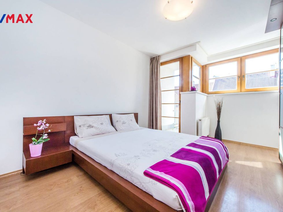 Pronájem bytu 2+kk 49 m², Praha