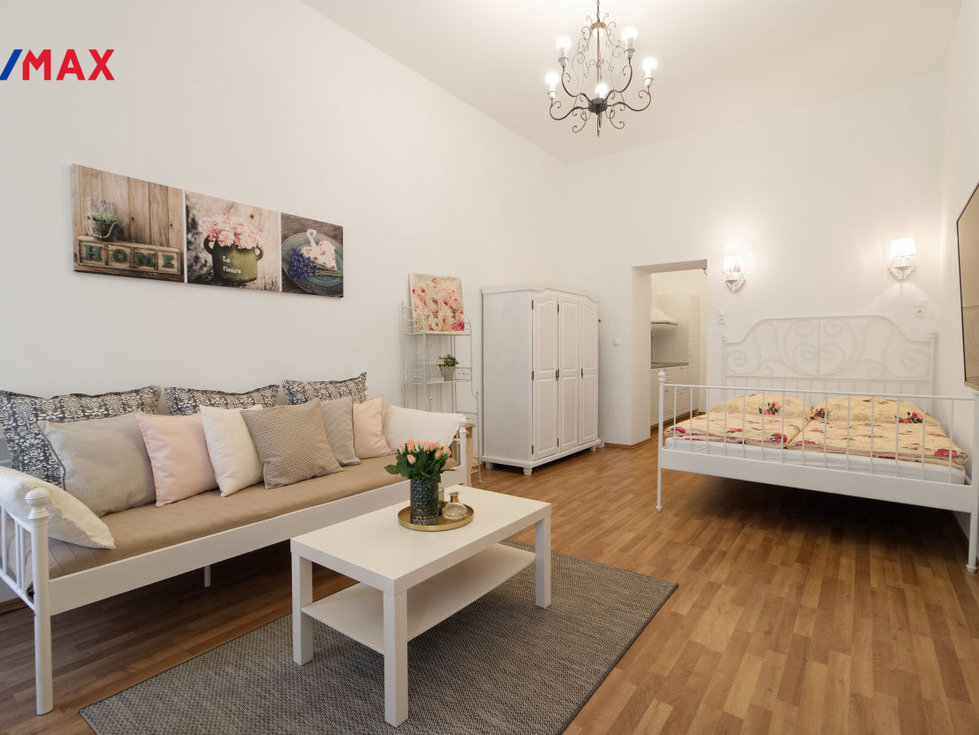 Pronájem bytu 1+1 36 m², Praha