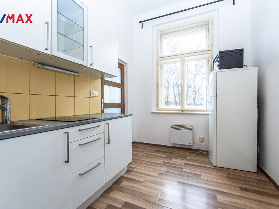 Pronájem bytu 1+kk, garsoniery 30 m², Praha