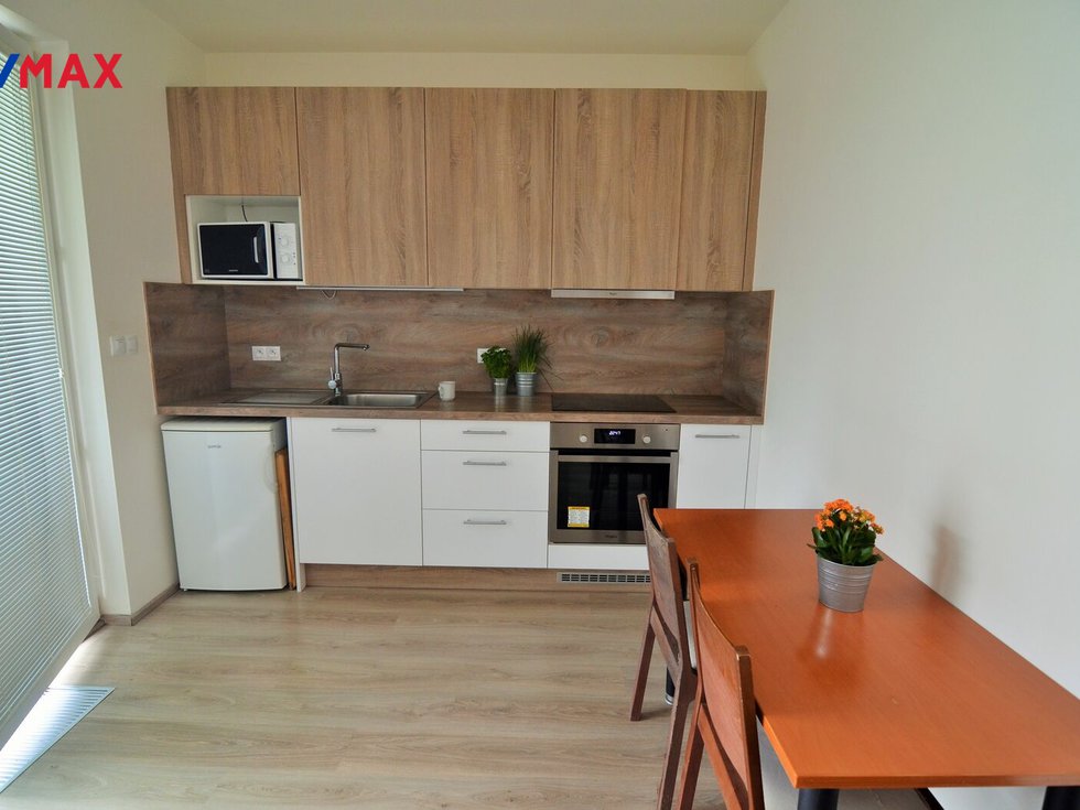 Pronájem bytu 1+kk, garsoniery 35 m², Praha