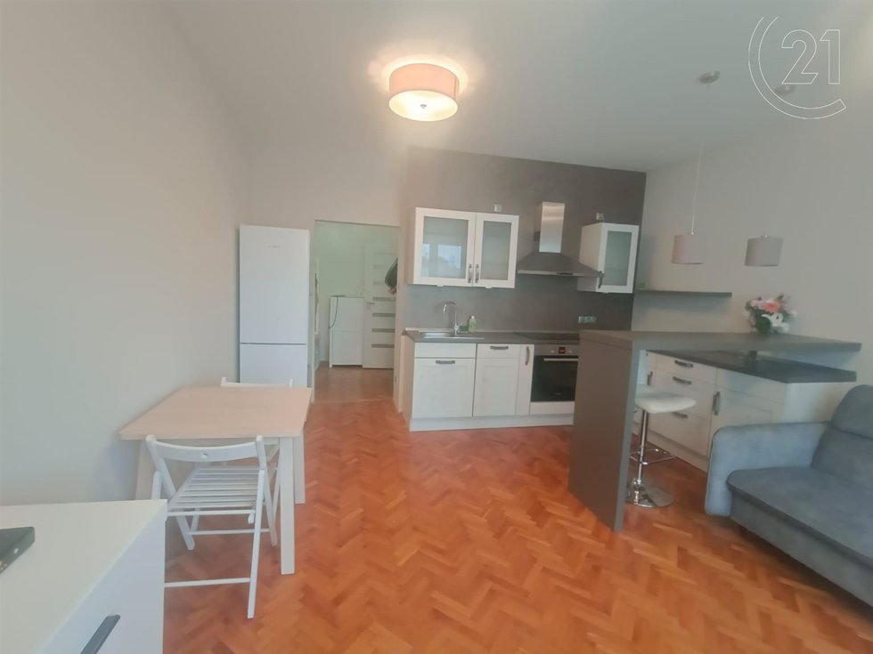 Pronájem bytu 2+kk 51 m², Praha