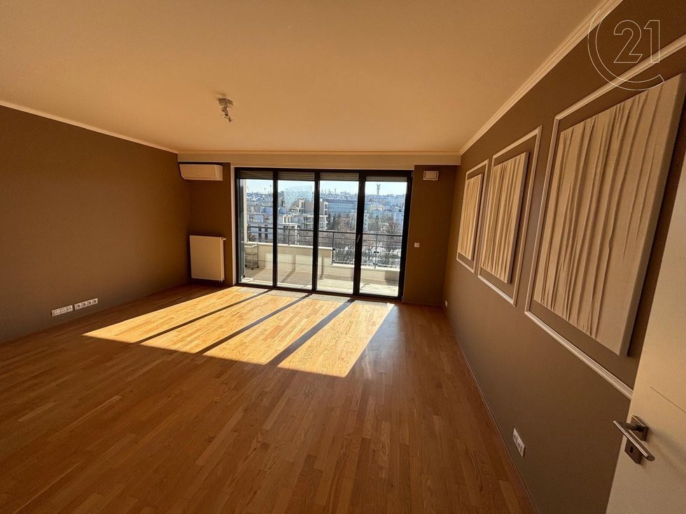 Pronájem bytu 3+kk 90 m², Praha