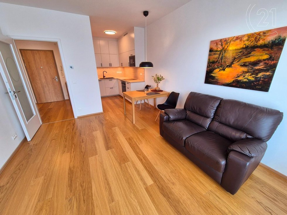 Pronájem bytu 2+kk 50 m², Praha