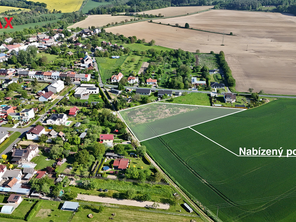 Prodej stavební parcely 6390 m², Lazníky