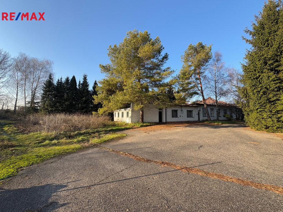 Prodej komerčního pozemku 11035 m², Kunovice