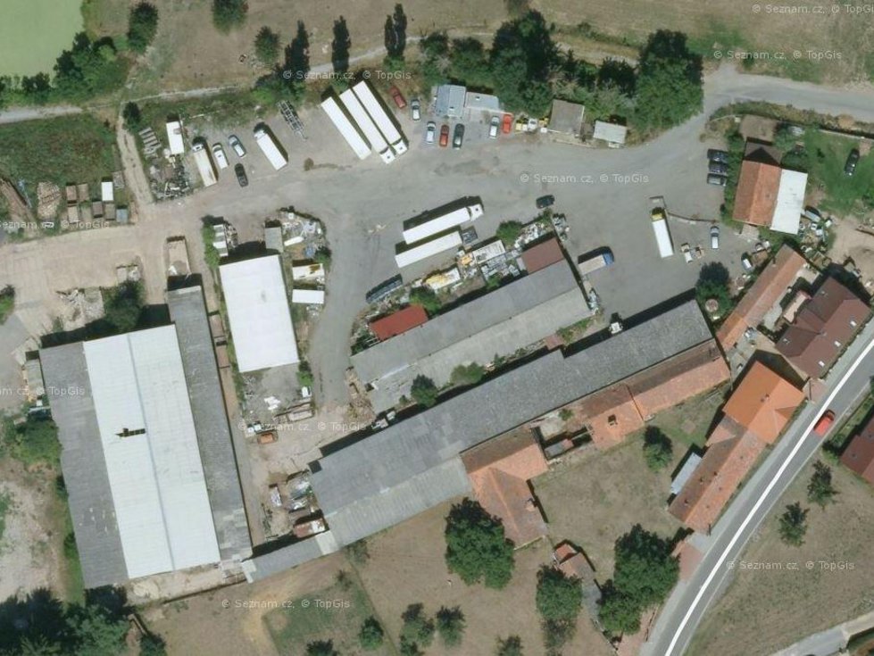 Pronájem komerčního pozemku 400 m², Mezouň
