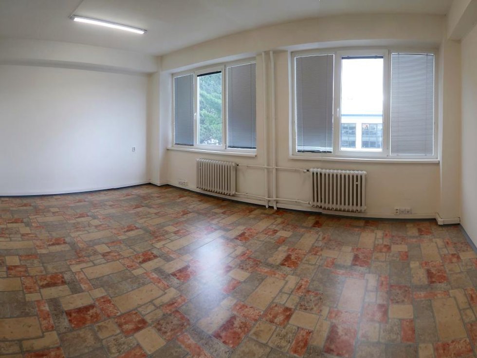 Pronájem kanceláře 75 m², Praha