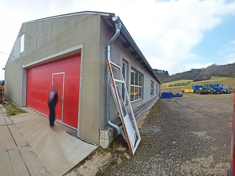 Pronájem skladu 300 m², Králův Dvůr