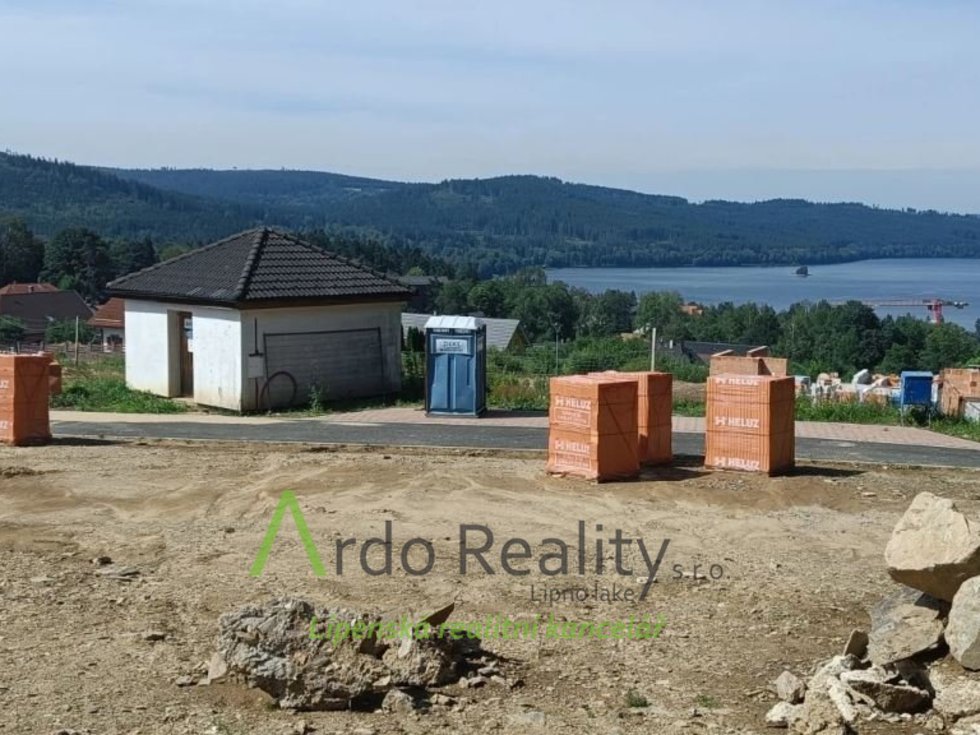 Výhled z Vašeho pozemku na jezero a Králičí ostrov