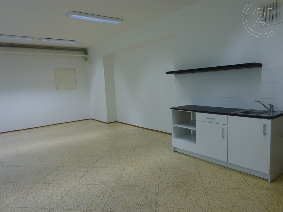 Pronájem skladu 51 m², Zlín