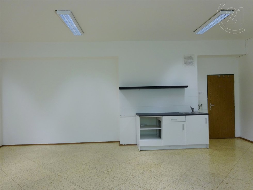 Pronájem skladu 51 m², Zlín