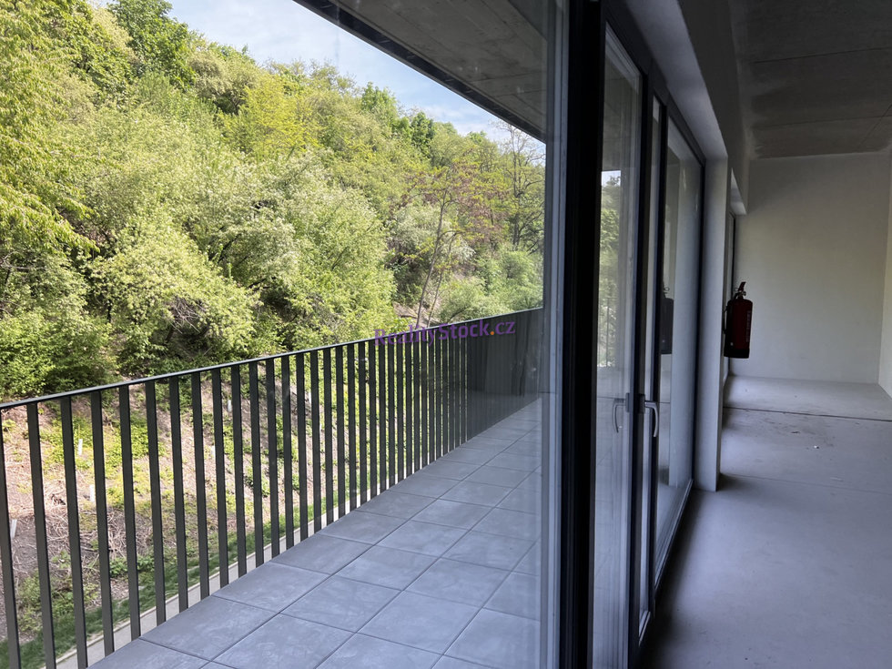 Pronájem obchodu 236 m², Praha