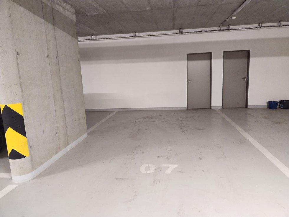 Pronájem parkovacího místa 27 m², Olomouc