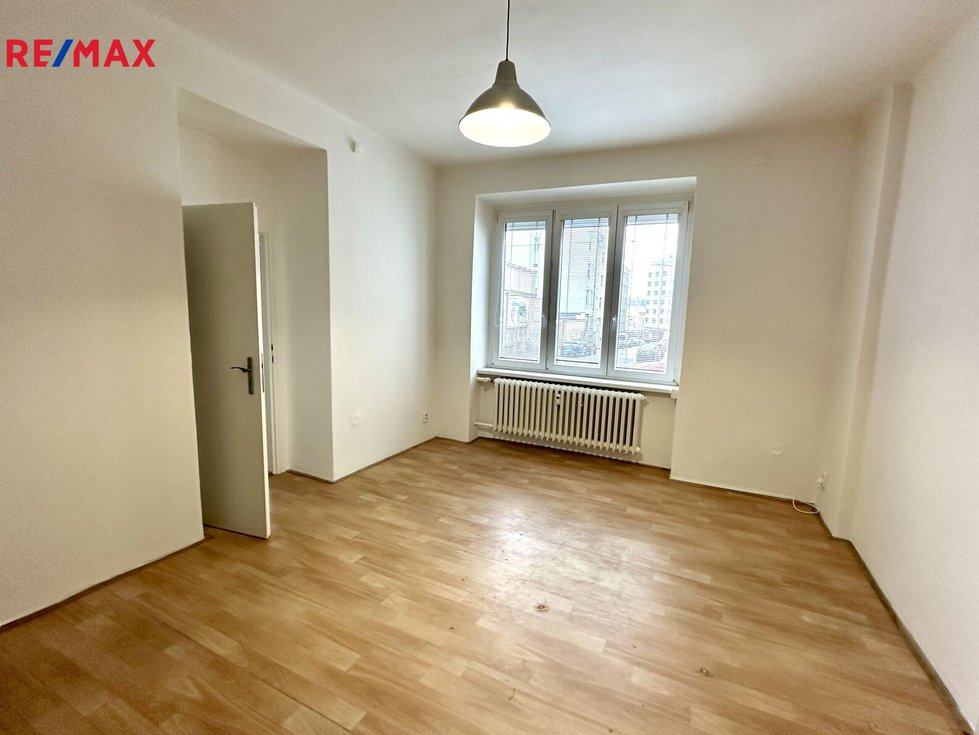 Pronájem bytu 1+1 51 m², Praha