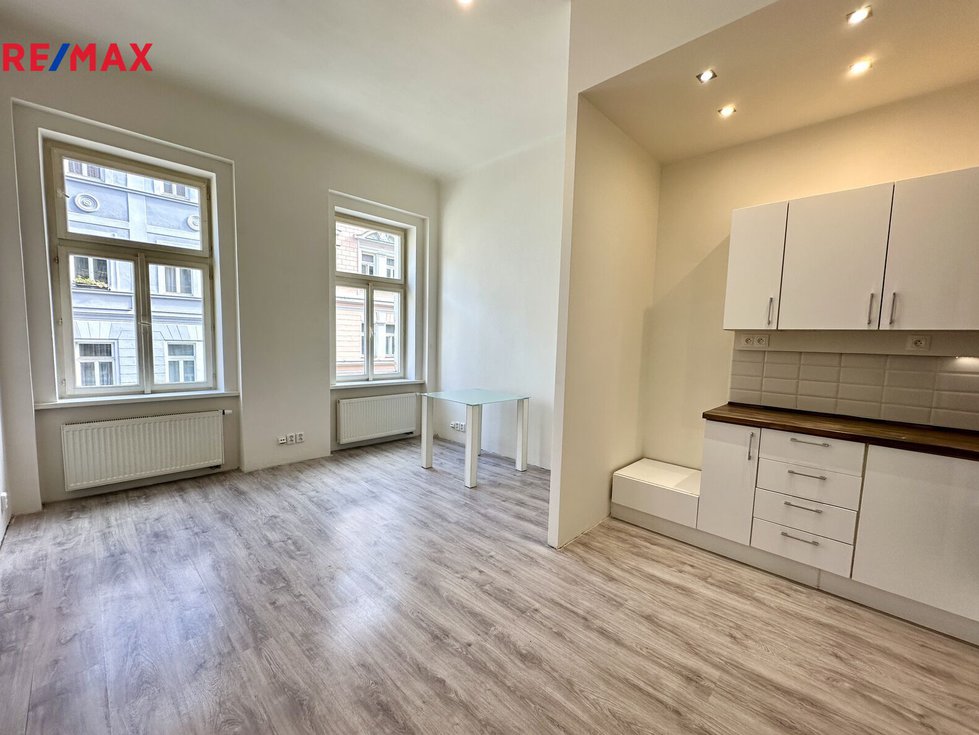 Pronájem bytu 2+kk 42 m², Praha