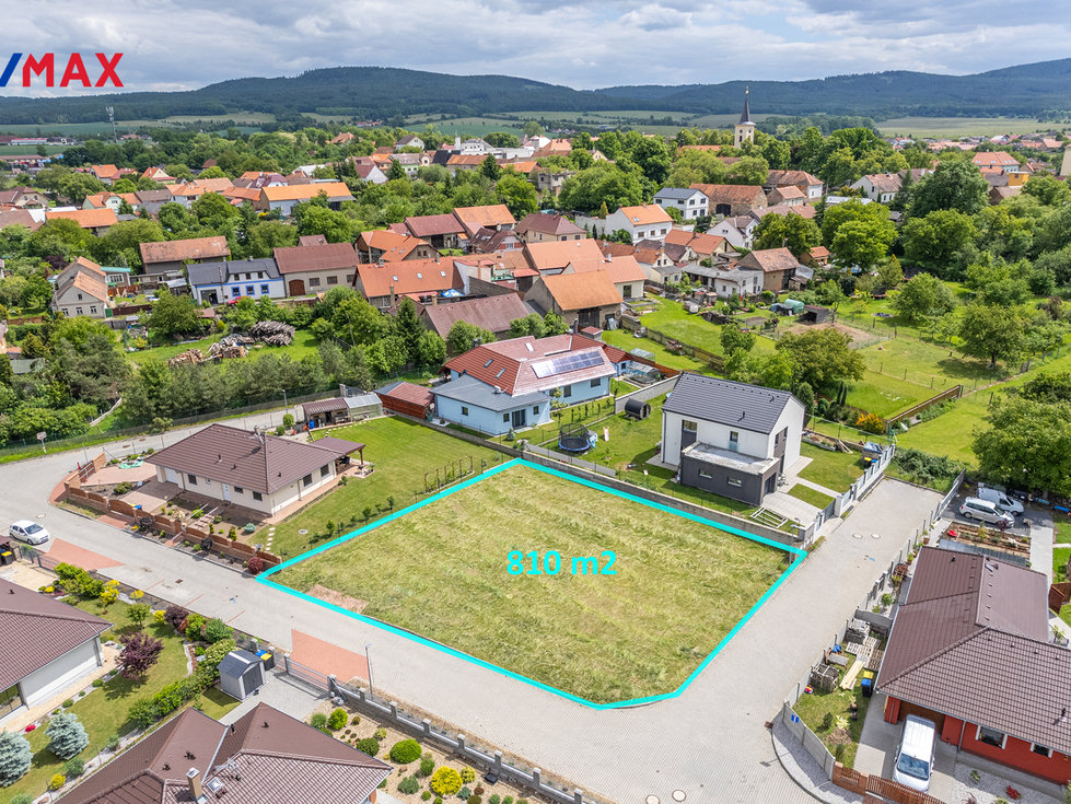 Prodej stavební parcely 810 m², Hostomice