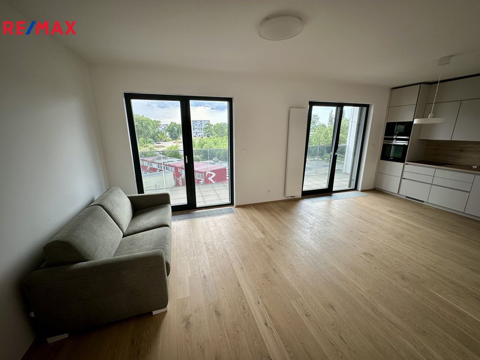 Pronájem bytu 2+kk 82 m², Praha