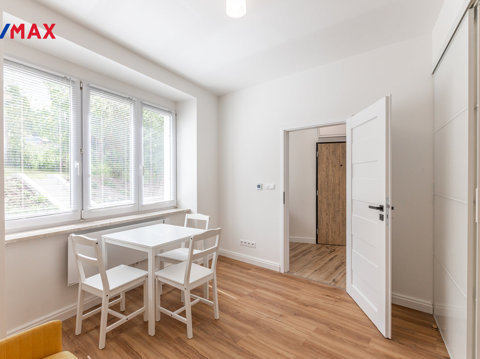 Pronájem bytu 1+1 39 m², Praha