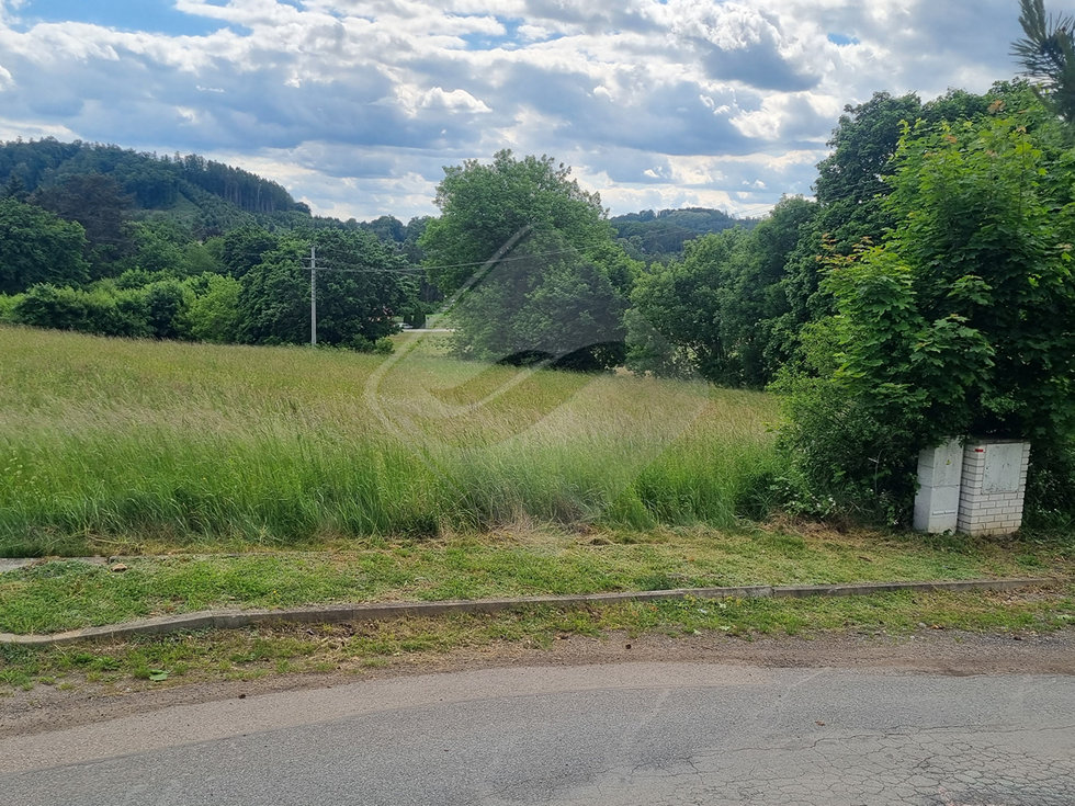 Prodej stavební parcely 972 m², Pyšely