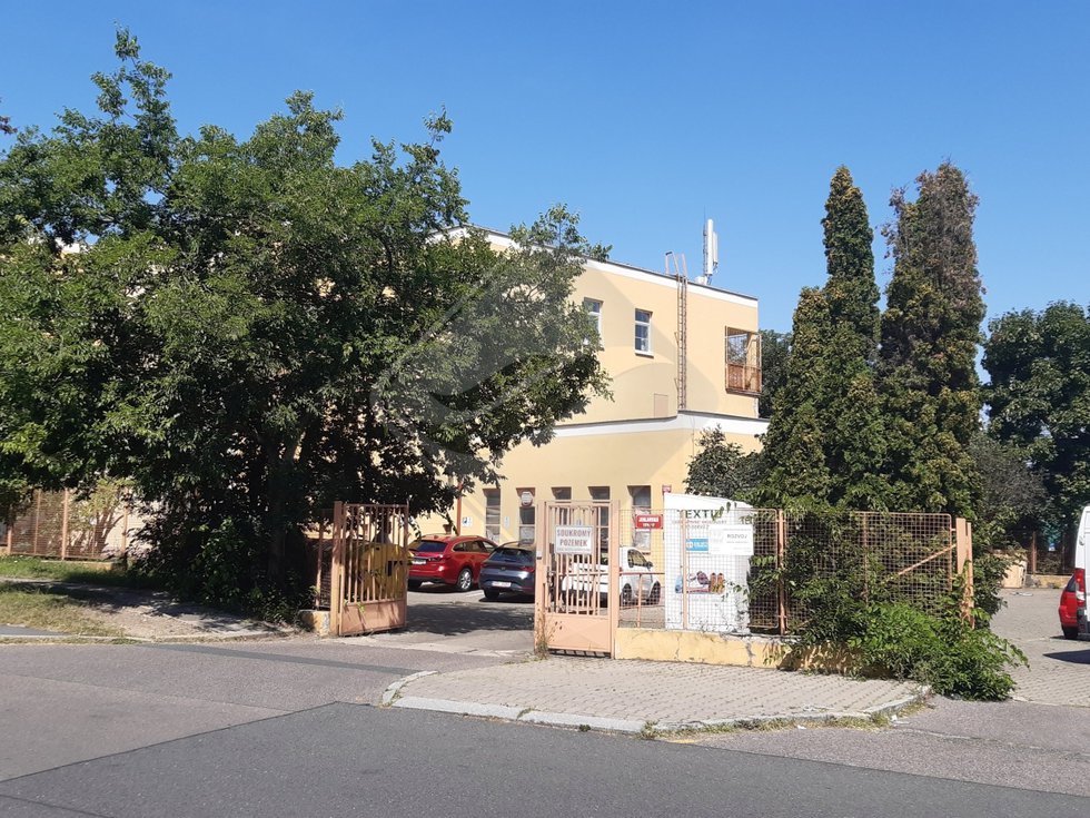 Prodej parkovacího místa 14 m², Praha