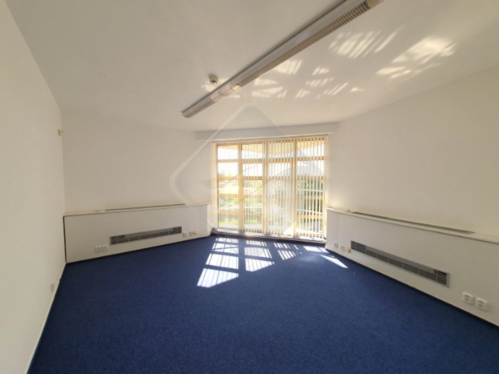 Pronájem kanceláře 65 m², Praha