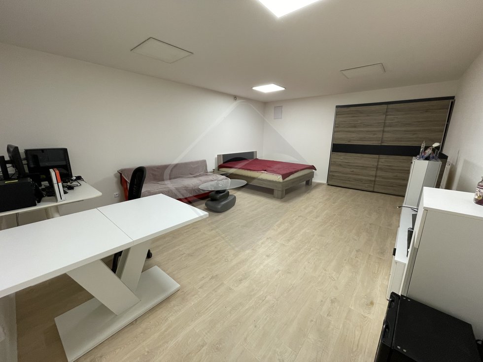 Prodej bytu 1+1 49 m², Praha