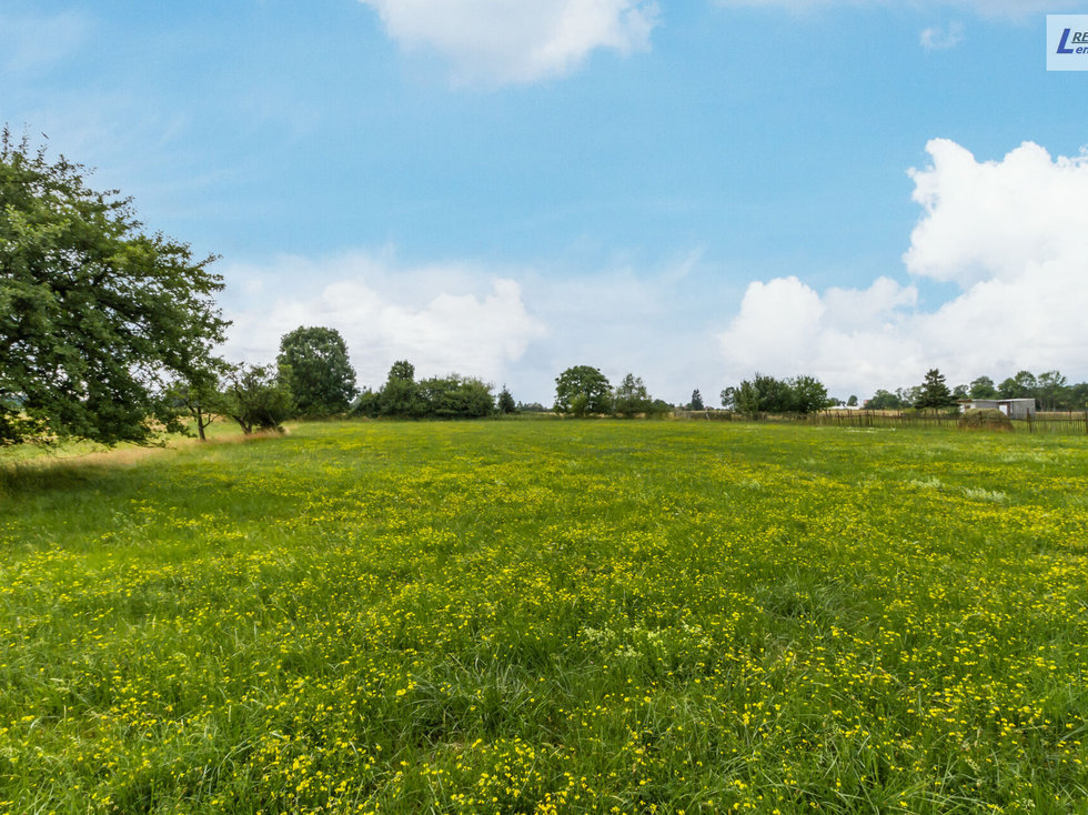 Prodej stavební parcely 873 m², Narysov