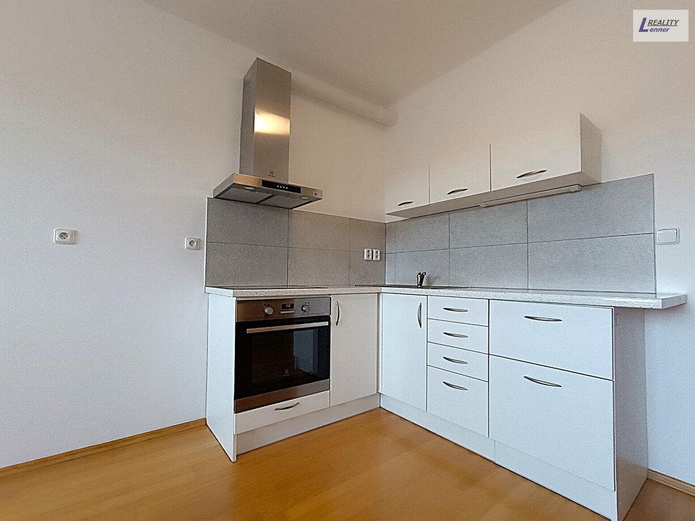 Pronájem bytu 1+kk, garsoniery 30 m², Praha