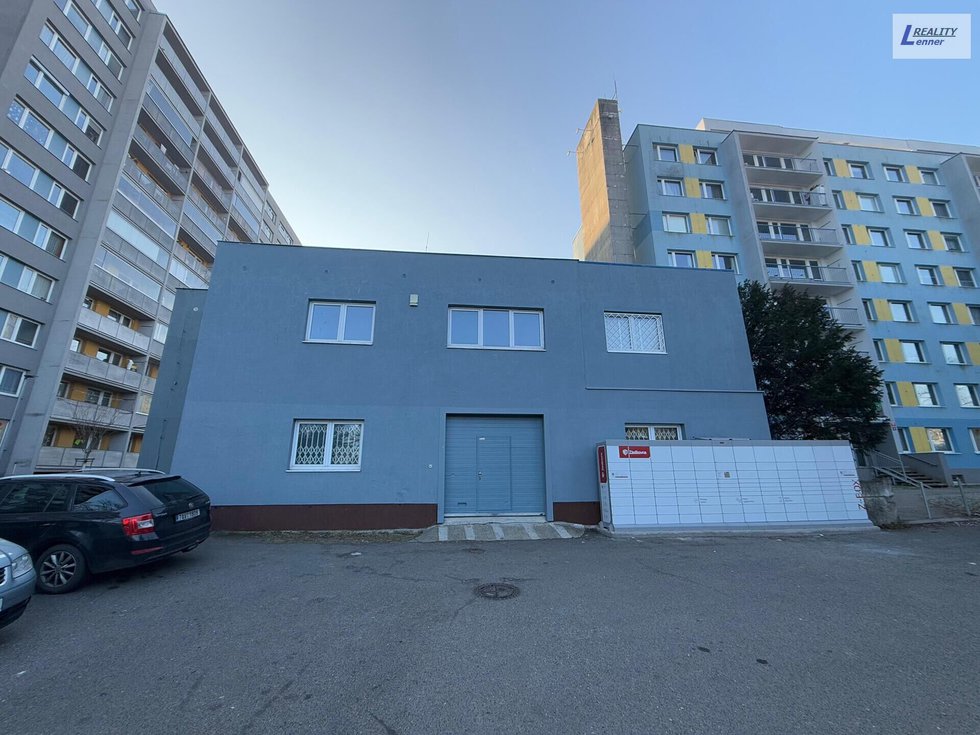 Pronájem skladu 350 m², Praha