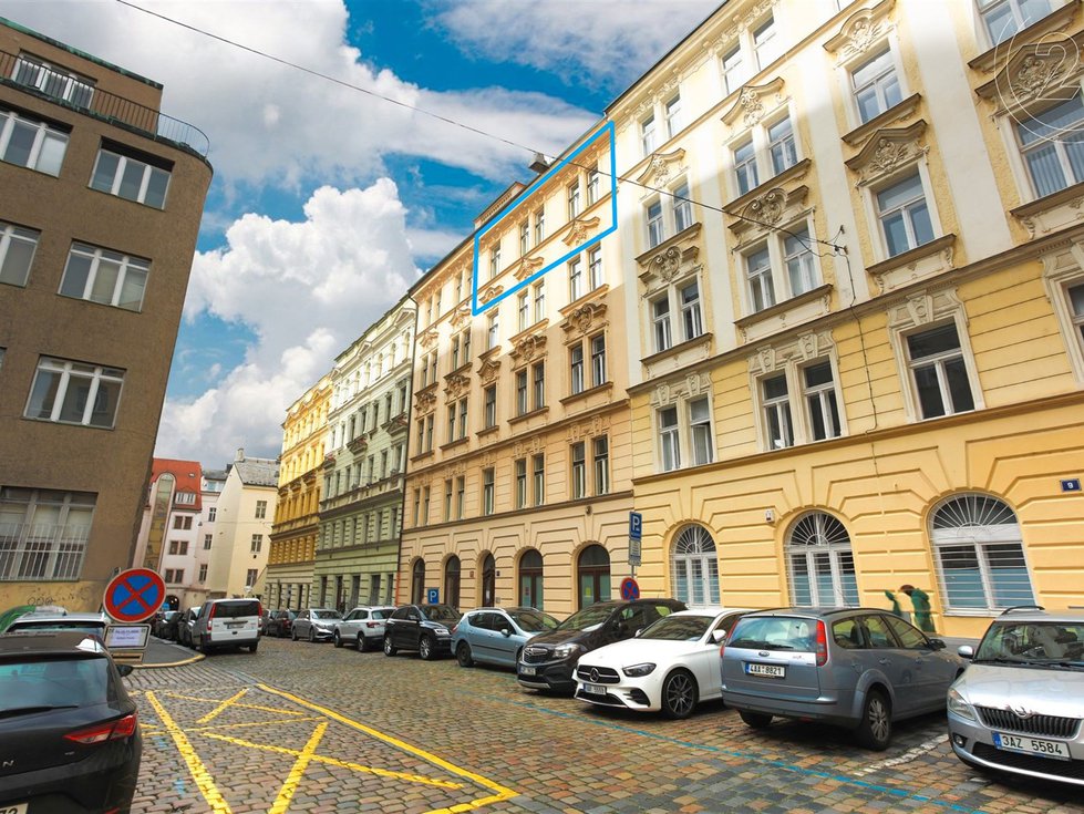 Prodej bytu 4+1 107 m², Praha