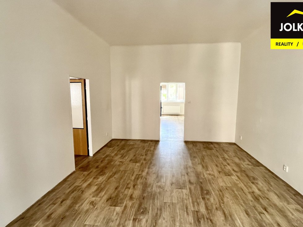 NIKOLA SUKENIKOVA PRONÁJEM BYT 3+1 OPAVA CENTRUM