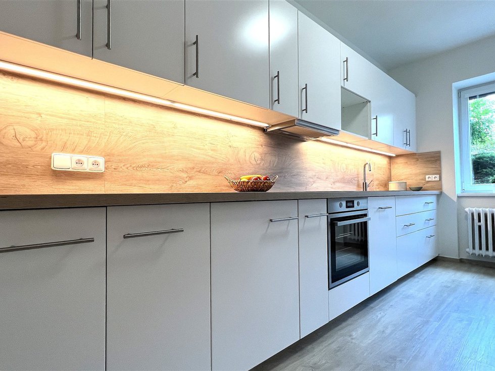 Pronájem bytu 2+1 72 m², Brno