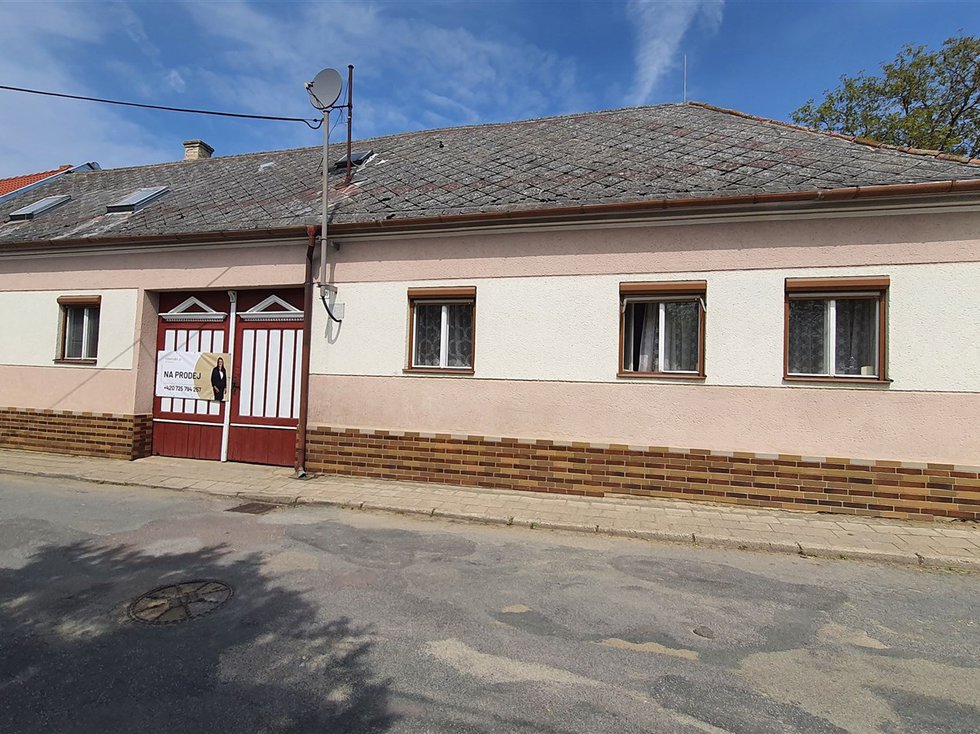 Prodej rodinného domu 850 m², Lančov