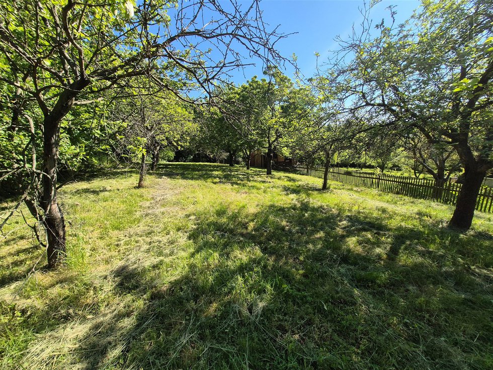 Prodej zahrady 1271 m², Omice