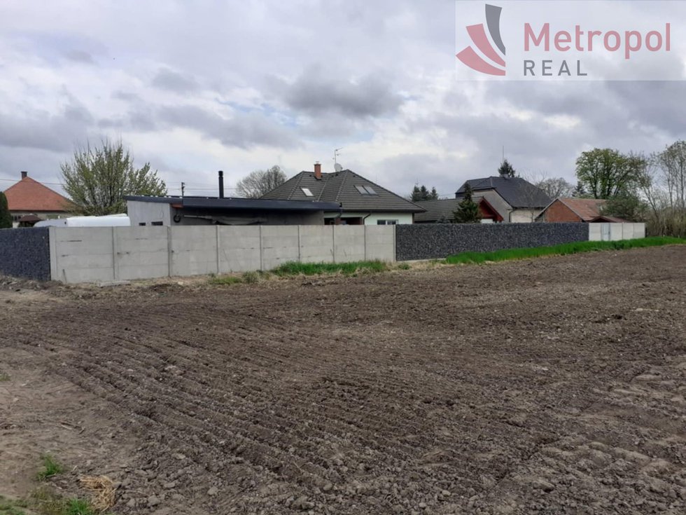 Prodej stavební parcely 989 m², Chvojenec
