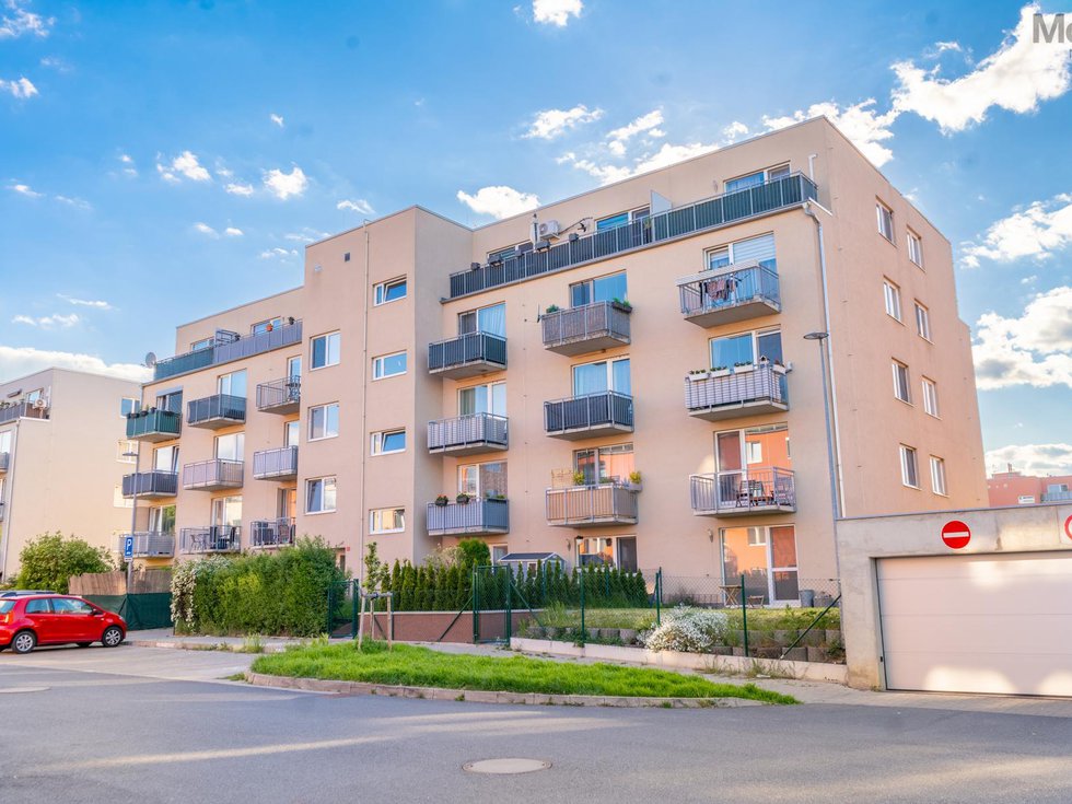 Prodej bytu 2+kk 53 m², Hostivice