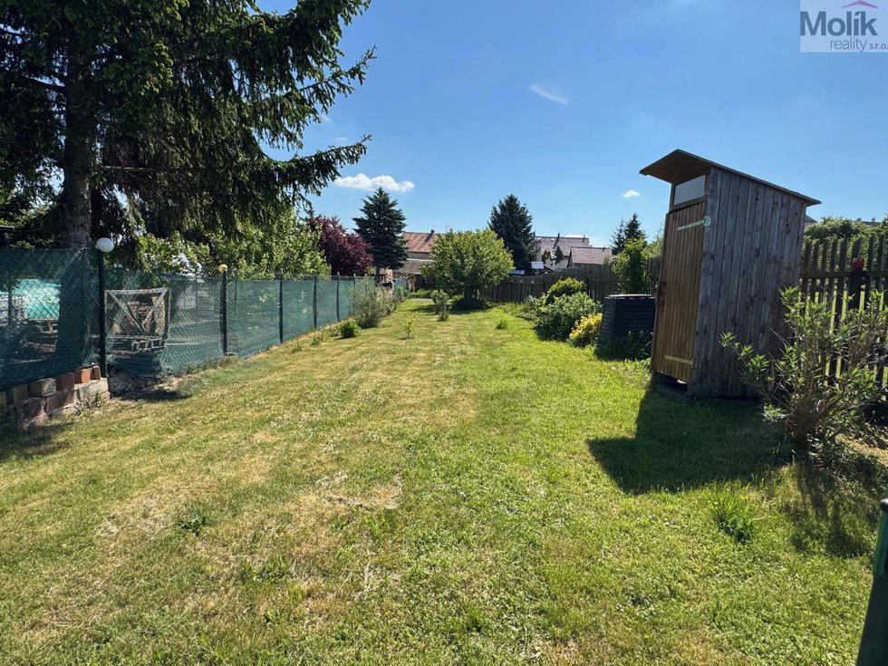 Prodej zahrady 968 m², Havraň