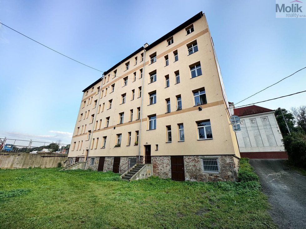 Pronájem bytu 1+1 50 m², Teplice