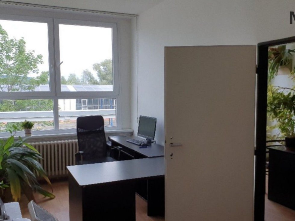 Pronájem kanceláře 120 m², Malé Březno