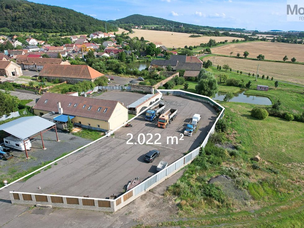 Pronájem komerčního pozemku 2022 m², Hrobčice