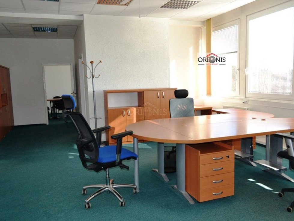 Pronájem kanceláře 185 m², Chomutov