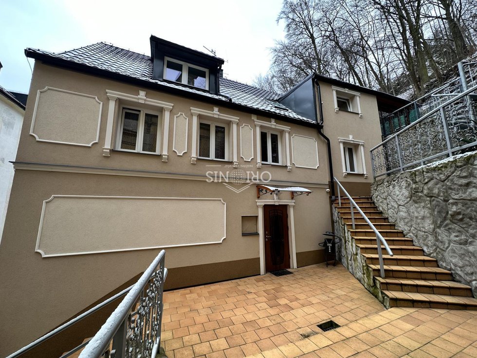 Prodej vily 400 m², Karlovy Vary