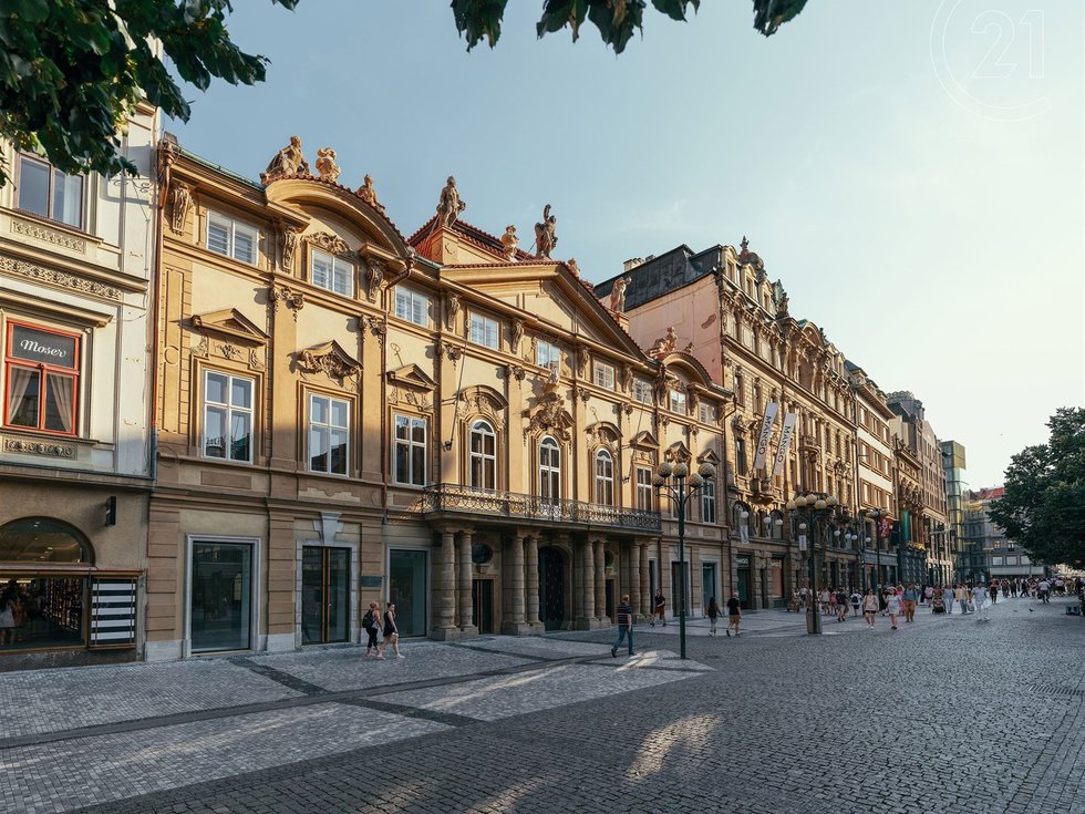 Pronájem kanceláře 670 m², Praha