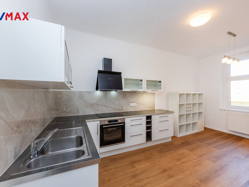 Pronájem bytu 3+1 88 m², Praha